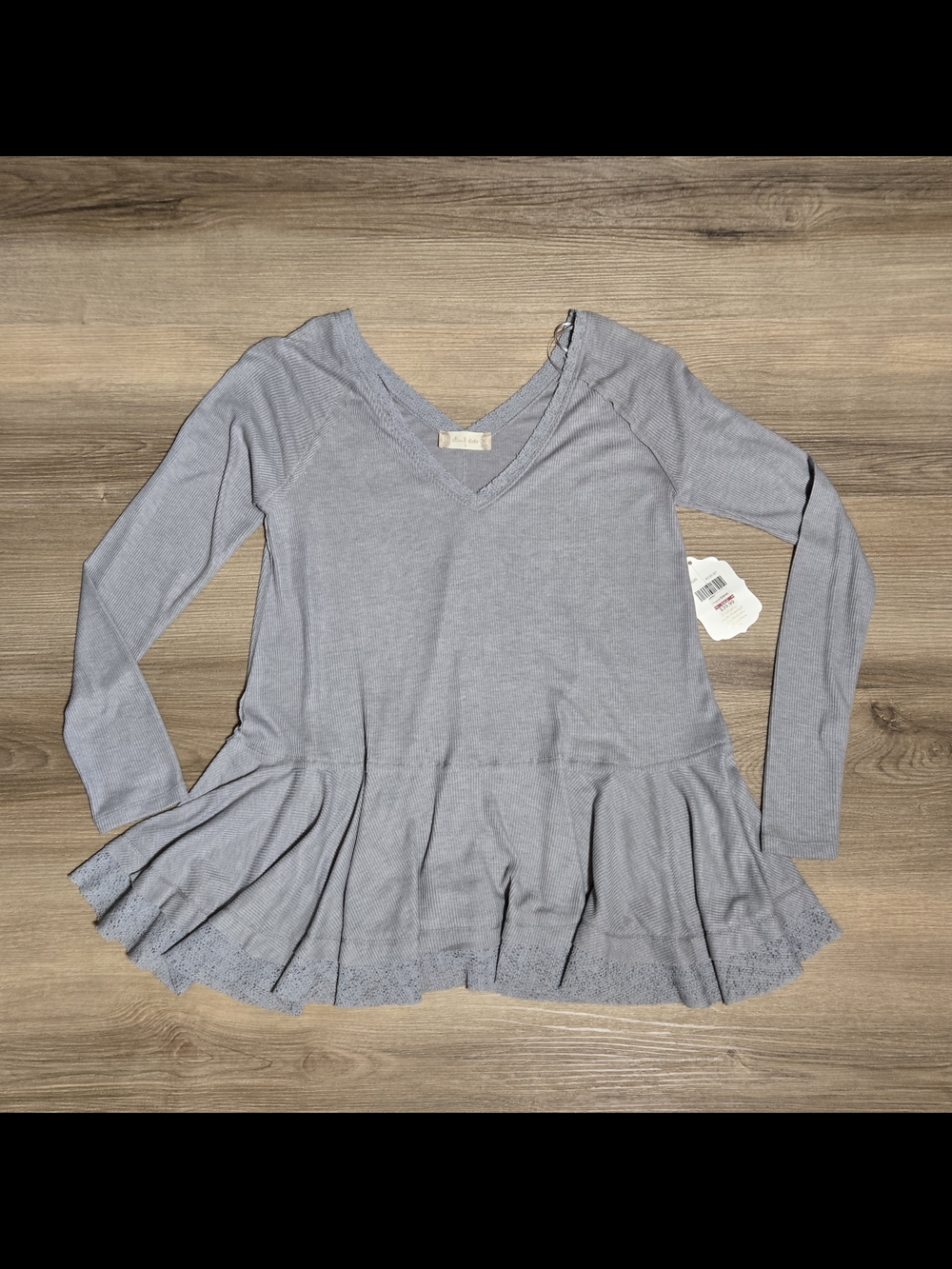 Altar'd State Heather Gray V-Neck Peplum Tunic with Lace Hem